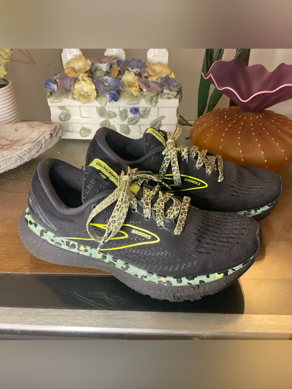 BROOKS WOMENS GLYCERIN 19 WILD CHEETAH RUNNING SHOES SZ 7.5